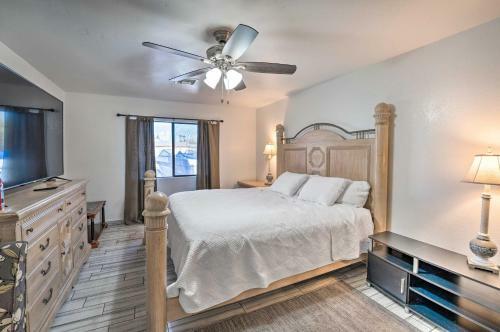 Cozy Home With Large Yard, 2 Mi To Lake Havasu!