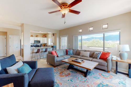 Catalina Mountain Views #212