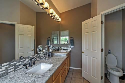 Zen Family Home On Legacy Golf Course With Pvt Pool!
