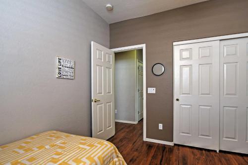 Zen Family Home On Legacy Golf Course With Pvt Pool!