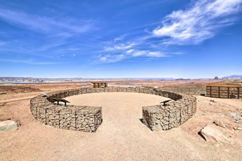 Home With Fire Pit And Yard Less Than 3 Miles To Lake Powell