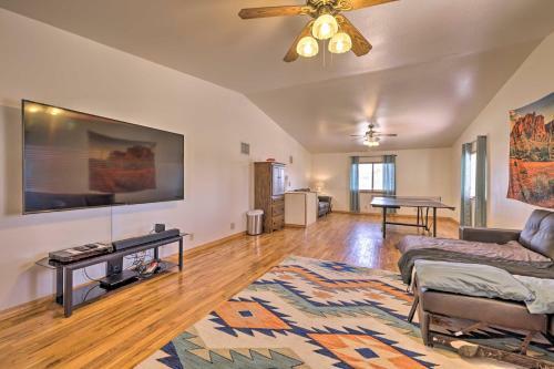 Home With Fire Pit And Yard Less Than 3 Miles To Lake Powell