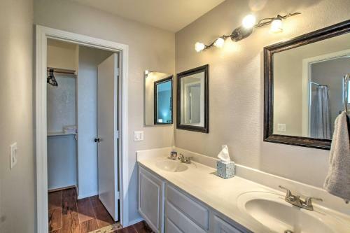 Pet-friendly Home 2 Mi From Peoria Sports Complex!