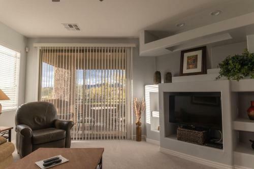 Sunset Sanctuary 3br By Casago