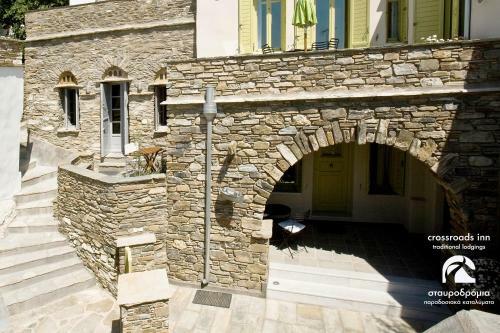 Crossroads Inn Traditional Lodging