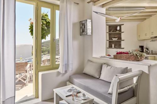 Crossroads Inn Traditional Lodging