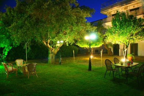 Salonikiou Beach Deluxe Apartments