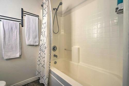 Modern Retreat With View, 9 Mi To Wahweap Beach