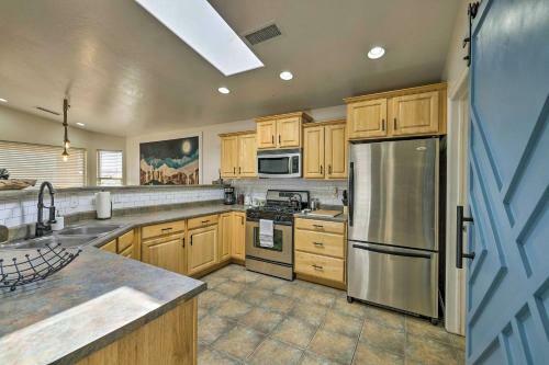 Modern Retreat With View, 9 Mi To Wahweap Beach