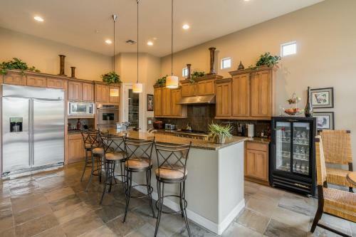 All-suite Home Located In North Phoenix Home