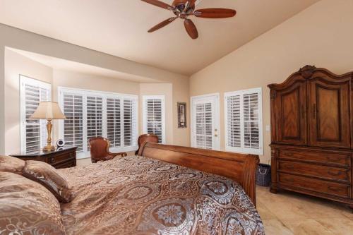 Grand Home With Private Pool On Foothills Golf Course