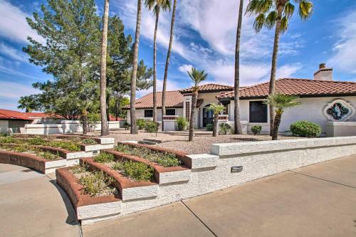 Trendy Phoenix Home With Pool - Walk To Lookout Mtn!