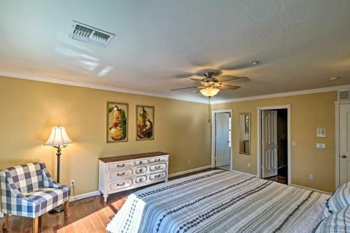 Chic Home With Patio 12mi To Downtown Phoenix!