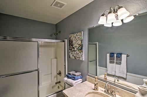 Chic Home With Patio 12mi To Downtown Phoenix!