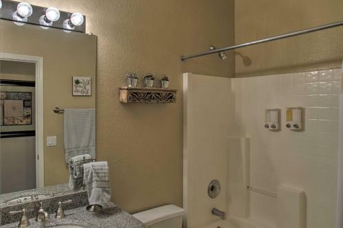 Phx Gem With Game Room And Private Pool Pets Welcome!