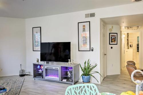 Apartamento Chic Condo With Pool About 3 Mi To Downtown Phoenix!