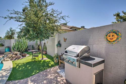Modern Phoenix Oasis With Heated Pool, Patio And Grill