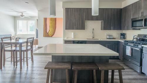 Apartamento Wanderjaunt - Chic Central Phoenix Apts