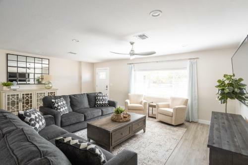 Family Friendly Modern With Gated & Heated Pool Home
