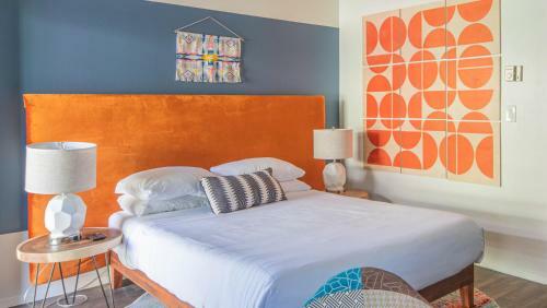 Wanderjaunt -- Classic Downtown Phoenix Apartments