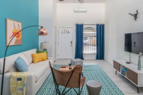 Sleek 2br Townhome | Central Phx By Wanderjaunt