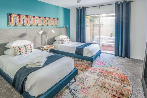 Sleek 2br Townhome | Central Phx By Wanderjaunt