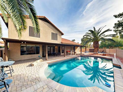 Inviting Central Scottsdale Stunner Home