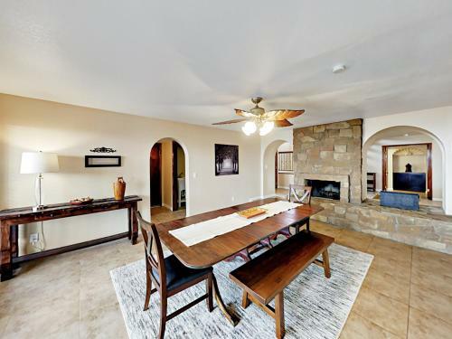 Inviting Central Scottsdale Stunner Home