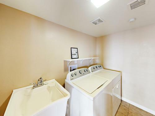 Inviting Central Scottsdale Stunner Home