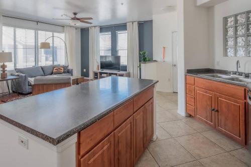 Stylish 1br Phoenix Apartment #3121 By Wanderjaunt