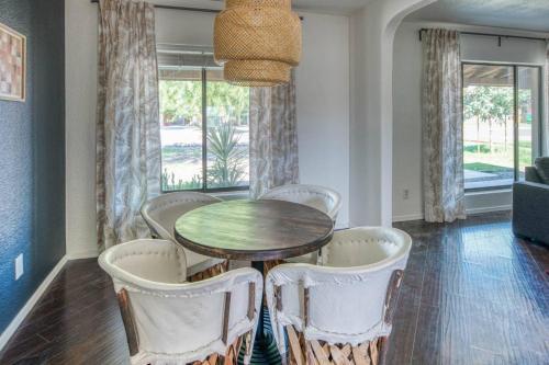 Stylish 3br Home In Phoenix By Wanderjaunt