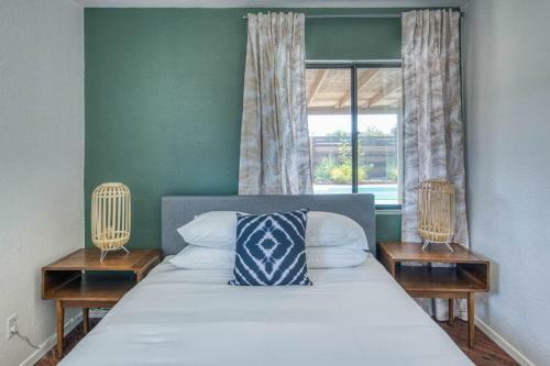 Stylish 3br Home In Phoenix By Wanderjaunt