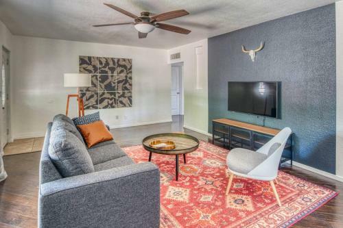 Stylish 3br Home In Phoenix By Wanderjaunt