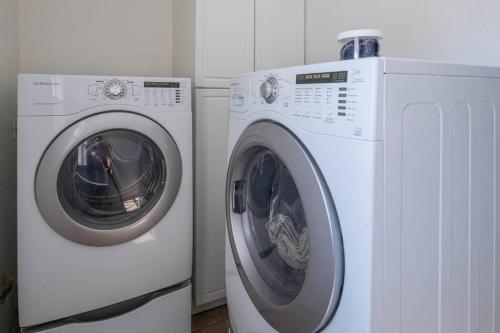 Stylish 3br Home In Phoenix By Wanderjaunt