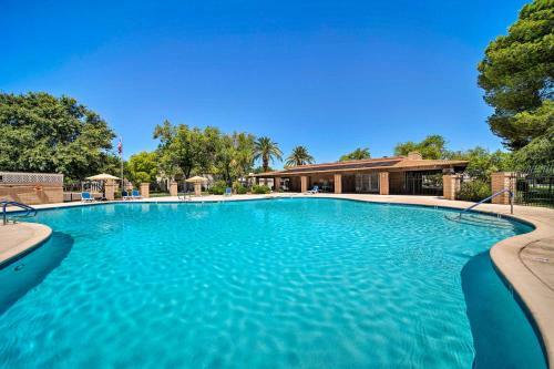 Phoenix Home With Pools Last Min Discounted Rates!