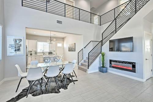 Upscale Phoenix Home With Backyard, Near Golf!