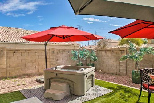 Luxury Glendale Getaway With Hot Tub And Patio!