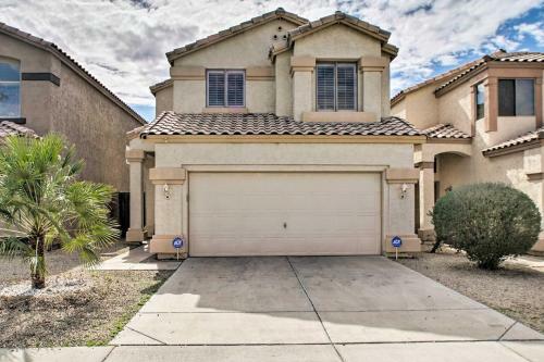 Luxury Glendale Getaway With Hot Tub And Patio!
