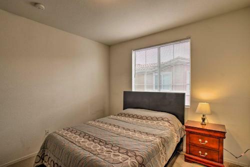 North Phoenix Townhome With Balcony, Pool Access