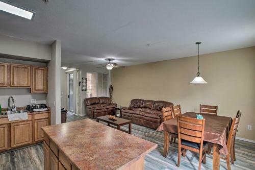 North Phoenix Townhome With Balcony, Pool Access