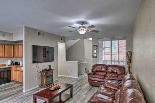 North Phoenix Townhome With Balcony, Pool Access