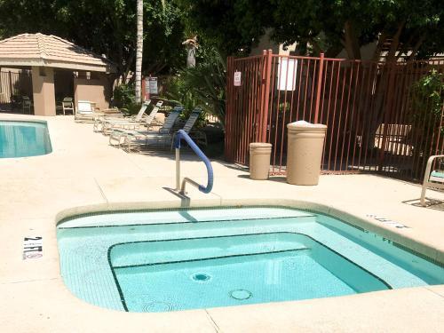 Apartamento Stylish & Spacious Condo With Pool, Spa & Gym Condo