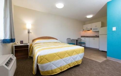Hotel Intown Suites Extended Stay Phoenix Az - East