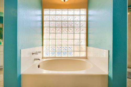 North Phoenix 6 Bdrm W Guest House And Htd Pool
