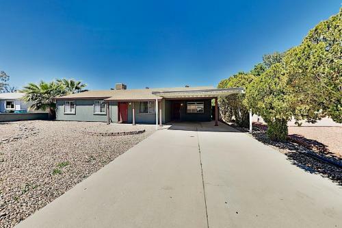 Family Friendly Home With Heated Pool & Waterslide Home