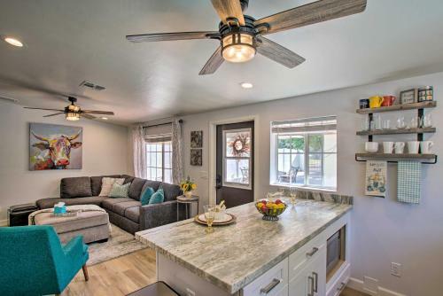 Charming Phoenix Casita With Hot Tub, Bbq And Pool!