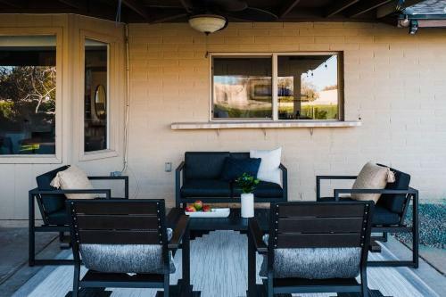 Perfect 4 Bdrm Home With Pool And Game Room!