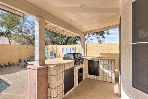 Spacious Glendale Home With Pool, Covered Patio