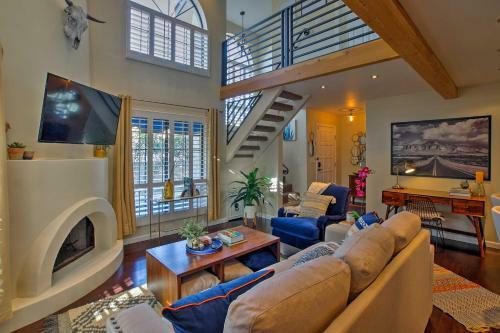 Trendy Phoenix Townhome By South Mountain Trails!