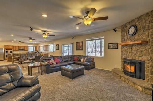 Spacious Pinetop-lakeside Home With Hot Tub On 1 Acre